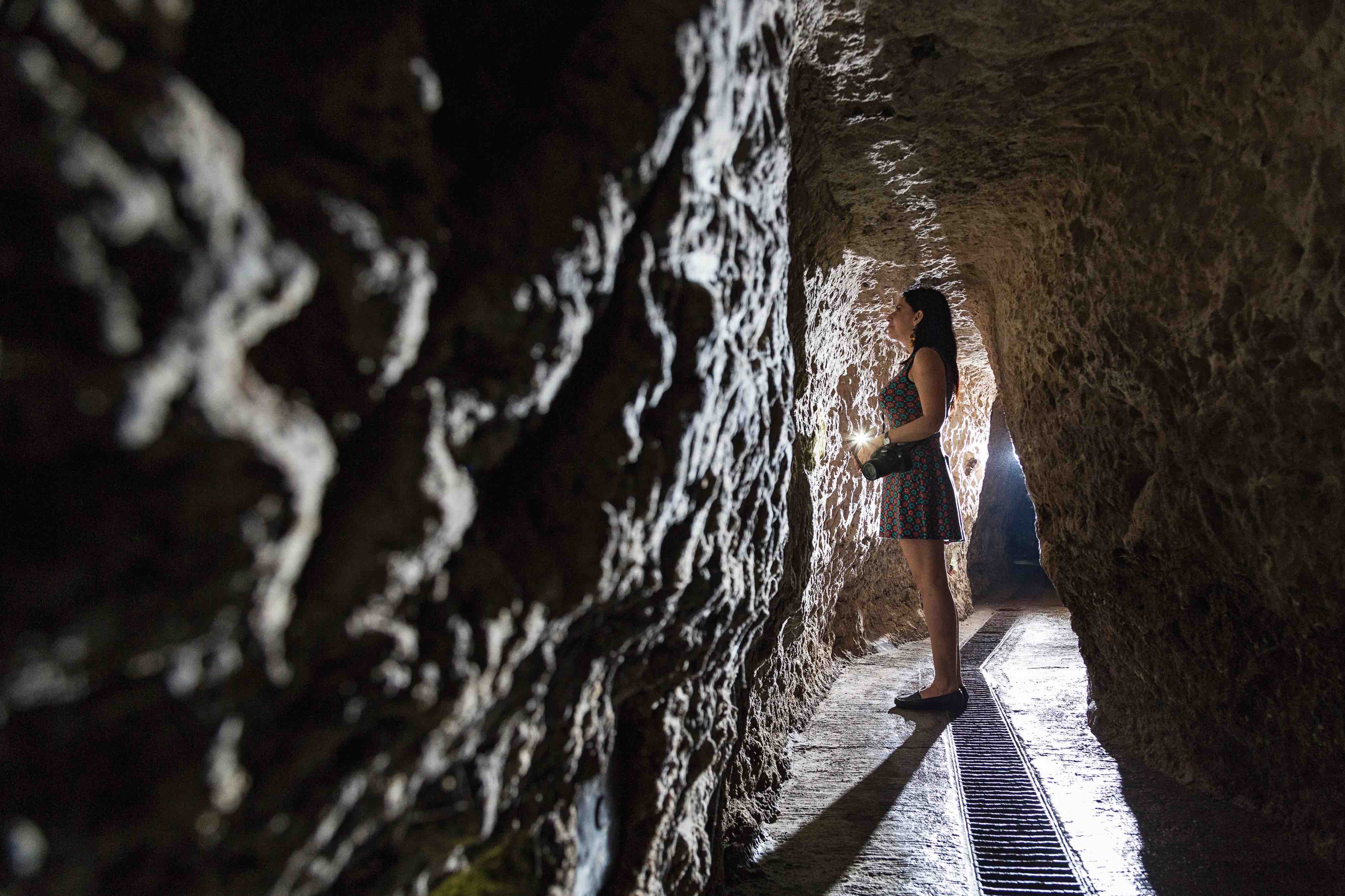 Recorre los túneles subterráneos | Real de Asientos